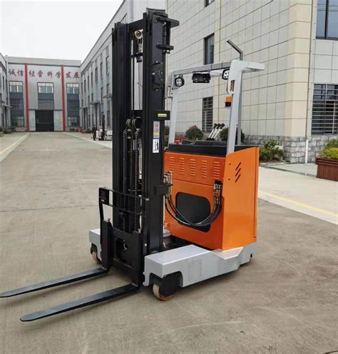 Four Way And Multidirectional Forklift Truck Multidirectional