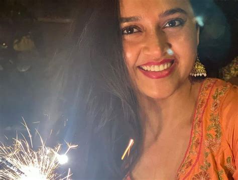 Karan Kundrra And Tejasswi Prakash Share Cute Diwali Pics As They Burn