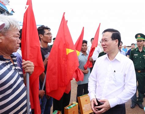 Staatspr Sident Vo Van Thuong Besucht Den Inselkreis Phu Quy