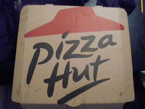 Graphic Design History: PIZZA HUT