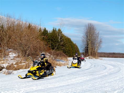 Eastern Ontario Canada Snowmobile Tour / Intrepid Snowmobiler