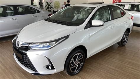 NOVO YARIS XLS SEDAN 2023 BRANCO PEROLIZADO VERSÃO TOP DE LINHA