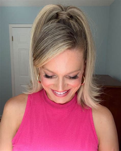 How To Do A Barbiecore Ponytail With Swoop Lulus Fashion Blog