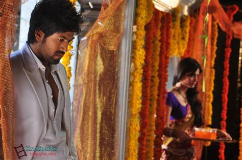 Googly Kannada Movie Wallpapers - Yash,Kriti | CineSparksKannada