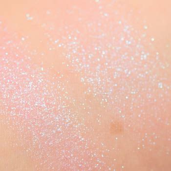 Urban Decay Disco Queen Holographic Highlighter Powder Review Swatches