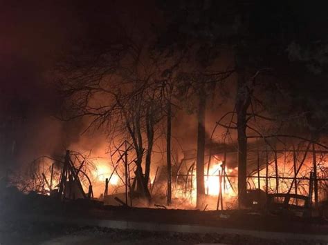 Sanayi Sitesinde Çıkan Yangın 6 İş Yerinde Hasara Sebep Oldu