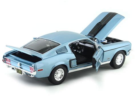 1968 Ford Mustang GT Cobra Jet Azul 1 18 Maisto 31167