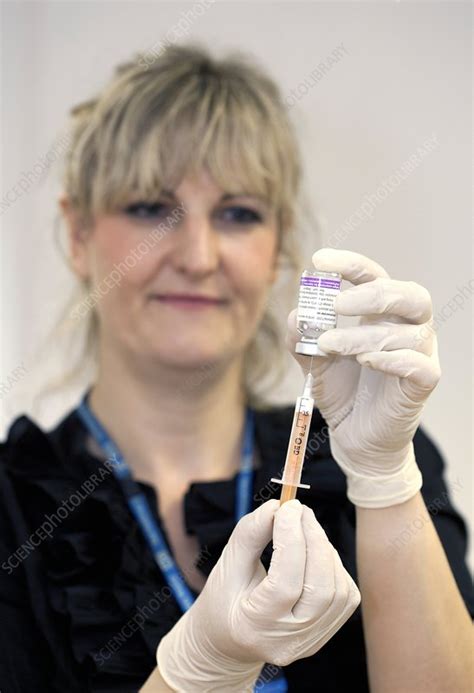 Swine flu vaccine - Stock Image - C003/5659 - Science Photo Library