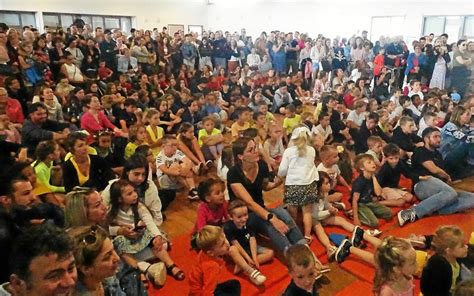 Beaussais Sur Mer La Foule La Kermesse Du Groupe Scolaire Henri