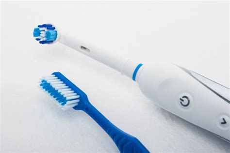 Electric Toothbrush or Manual Toothbrush? | Avon Valley Dental