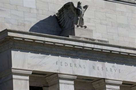 Fed Modera Ritmo De Alzas De Tasas A Puntos Pero Powell Advierte