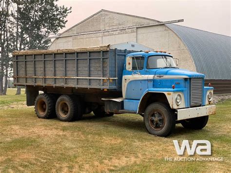 1975 Dodge 800 Ta Grain Truck