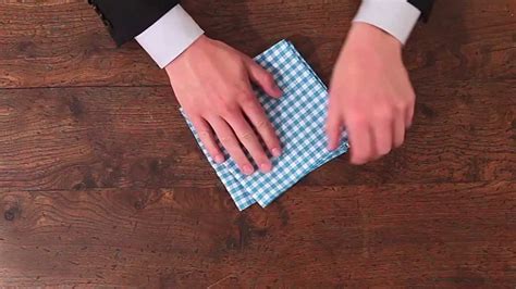 Réaliser un pli 2 pointes avec sa pochette de costume YouTube