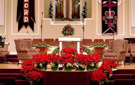 20+ Christmas Decoration Ideas For Church – The Urban Decor