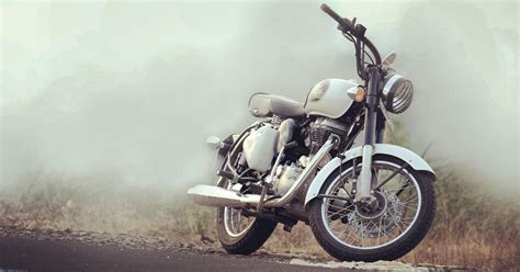 Royal Enfield Bike HD Wallpaper