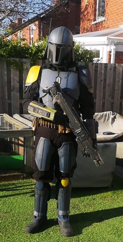 My first mandalorian cosplay : r/Mandalorian