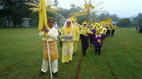 Abiedzainal Rumah Kuning Juara Perbarisan Sekolah