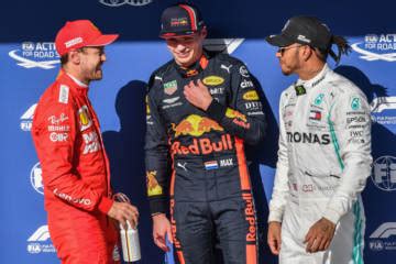 Verstappen é pole no GP do Brasil e sai na frente na disputa pelo