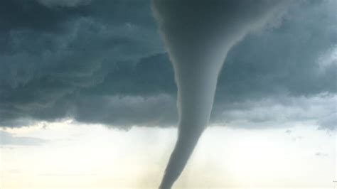 40+ New Tornado Facts For Kids (With Fun Pictures)