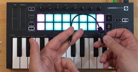 Novation LaunchKey MINI MK3 Review & Demo – Synthtopia