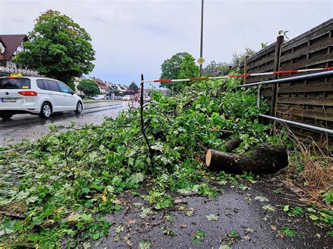 Kreis Ravensburg Rollerfahrer Stirbt Nach Heftigem Unwetter S Dkurier