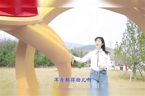 电影《你好，李焕英》片尾曲《依兰爱情故事》贾玲方磊，催泪神曲