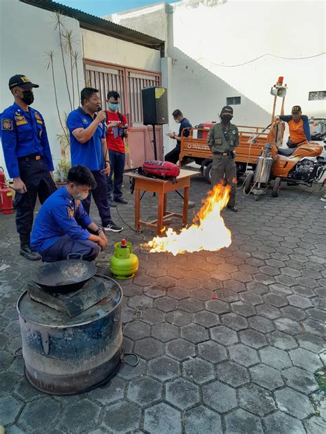 DINAS PEMADAM KEBAKARAN DAN PENYELAMATAN KOTA YOGYAKARTA Damkarmat