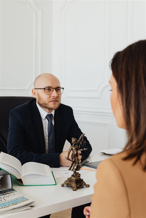 Les Astuces Pour Choisir Son Avocat Défenseur Des Droits