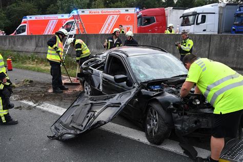 Reifen Eines Autos Geplatzt Heftiger Unfall Auf Der A