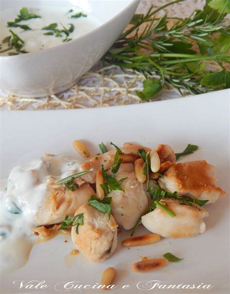 Bocconcini Di Pollo Con Pinoli E Salsa Allo Yogurt Ricetta Leggera