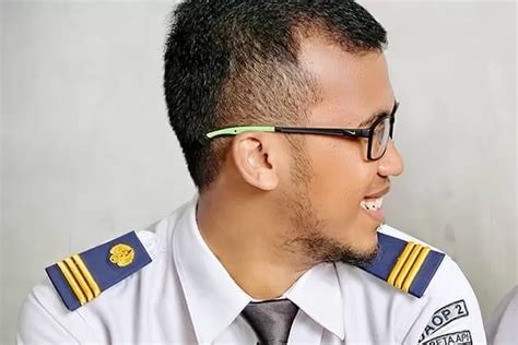 Unggahan Terakhir Sosok Julian Dwi Setiono Masinis Ka Yang Jadi Korban