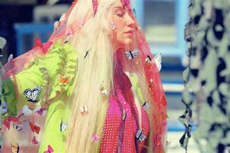 Kesha’s ‘Praying’ Video Looks Are a ‘F*cked-Up Angelic’ Fever Dream ...