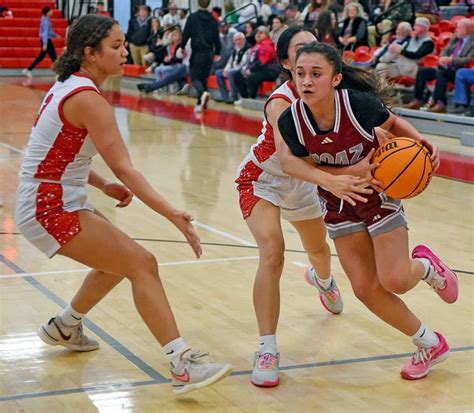 Boaz Takes On Albertville In Alabama High School Basketball