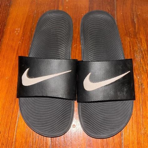 Black Nike Sandals Size 6 Selling For 7 Depop