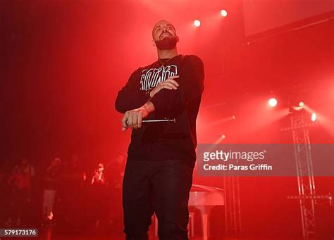 Drake 2016 Photos And Premium High Res Pictures Getty Images