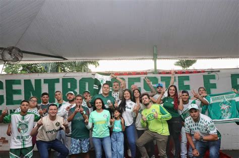 Em reduto palmeirense torcedores já fazem a festa pelo título do