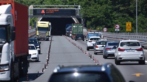 Ponte Del 25 Aprile E Primo Maggio Autostrade Liguri Da Bollino Rosso