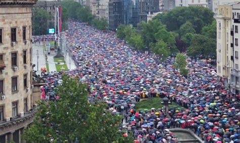 Najavljen prsten oko RTS a Građani Srbije na novom protestu protiv