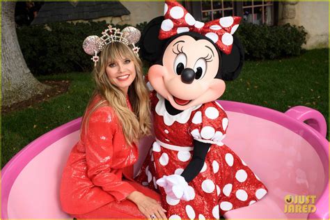 Minnie Mouse Ditching Iconic Red Dress for New Navy Pantsuit: Photo ...