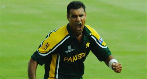 Top 5 Best Waqar Younis bowling Performances