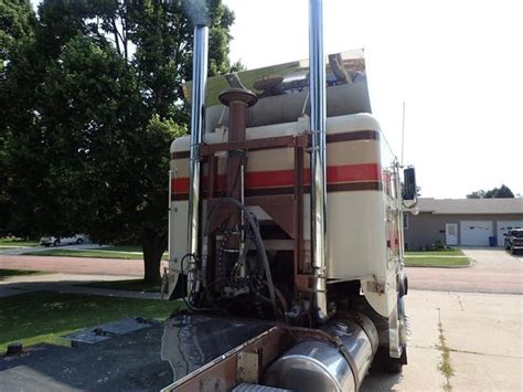 Freightliner Coe Flt Cabover T A Truck Tractor Bigiron Auctions