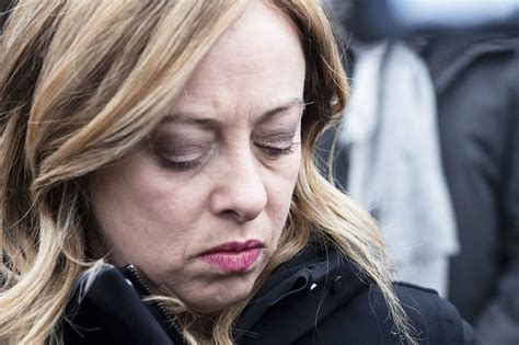 Giorgia Meloni Il Triste Annuncio Poco Fa Sono Malata