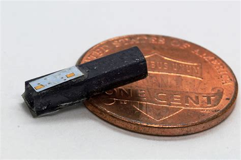 Iom3 Wireless Nerve Stimulator The Size Of A Grain Of Rice