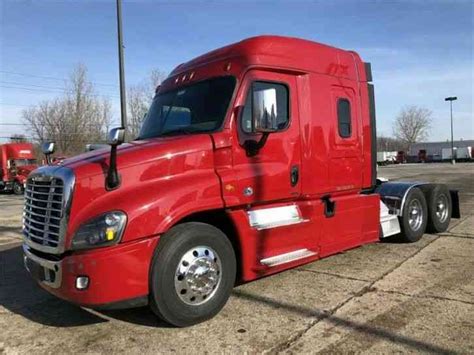 Freightliner CASCADIA 125 EVOLUTION 2016 Sleeper Semi Trucks