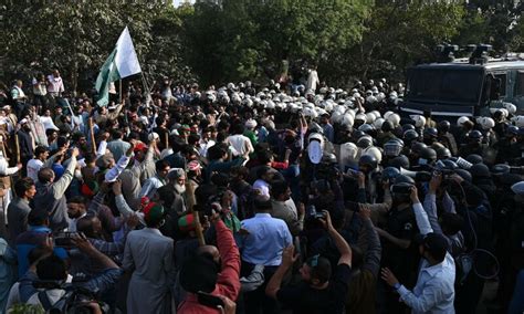 In Pictures Zaman Park Turns Into Battlefield As Pti Supporters Block