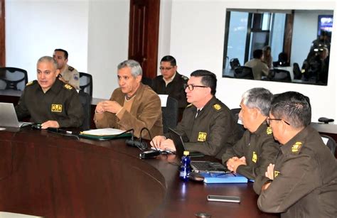 Policía Ecuador On Twitter Ahora Ministro Carrillorosero Junto A