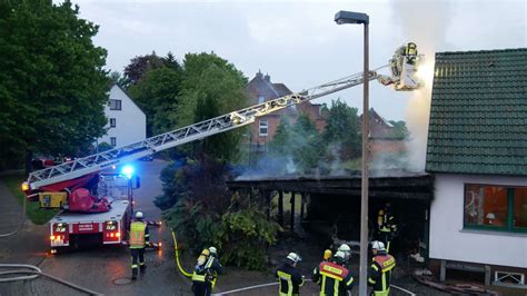 Celle Carport Und PKW In Vollbrand Feuerwehrpresse Das Blaulicht