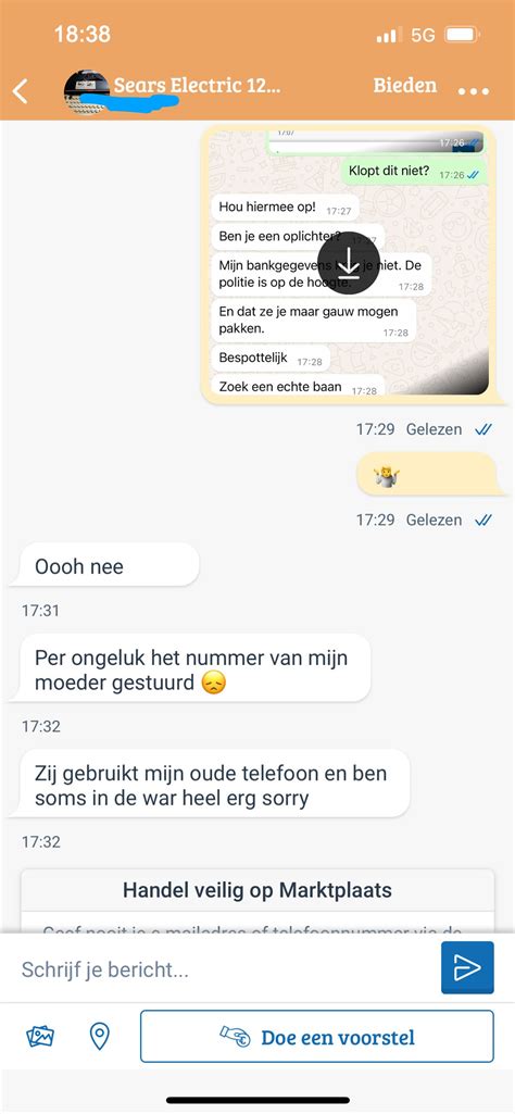 Jongen Wil Zijn Moeder Graag Verrassen Met Een Vintage Typemachine Van