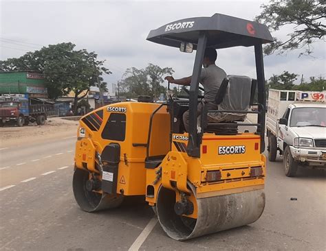 Escorts Ec Mini Tandem Vibratory Roller At Rs Project