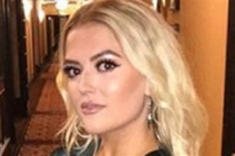 Coronation Street Cast Babe Lucy Fallon Rocks Sizzling Bikini Daily Star